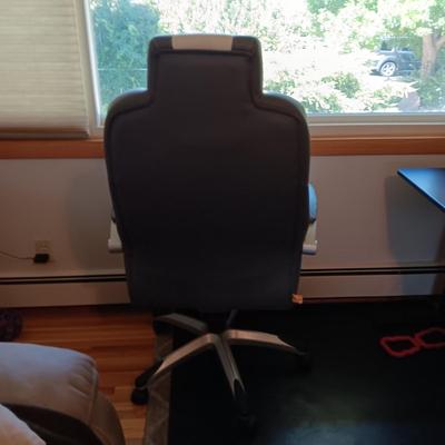 ADJUSTABLE DESK CHAIR AND A SIMPLE ADJUSTABLE DESK