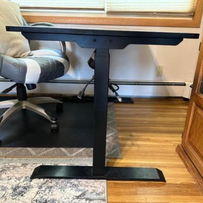 ADJUSTABLE DESK CHAIR AND A SIMPLE ADJUSTABLE DESK