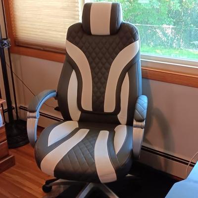 ADJUSTABLE DESK CHAIR AND A SIMPLE ADJUSTABLE DESK