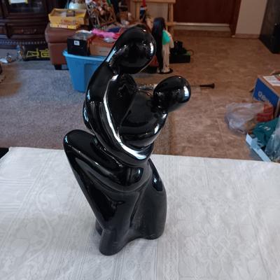 2 HAEGER POTTERY STATUES "EMBRACING" & "MOTHER & CHILD'