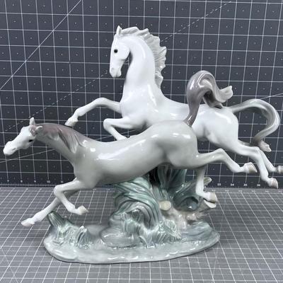 LLADRO #4655 Galloping Horses 