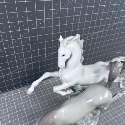 LLADRO #4655 Galloping Horses 