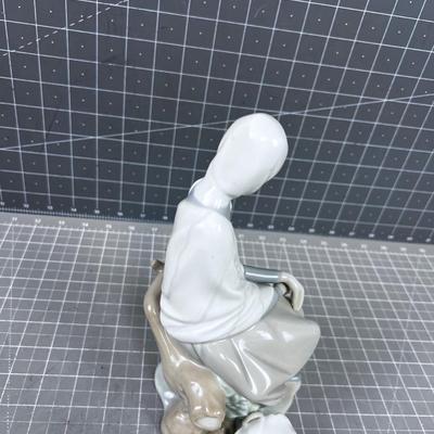 Lladro # 4576 Titled: Shepherdess