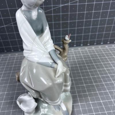 Lladro # 4576 Titled: Shepherdess
