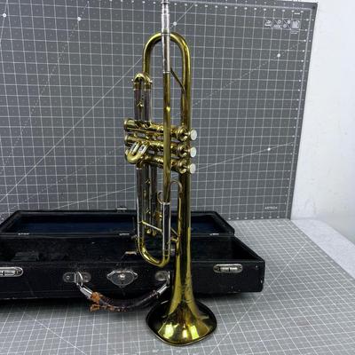 BESSON 2-20 Trumpet With Case 