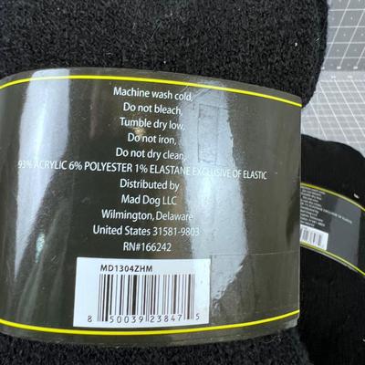 4 pair of men's NEW HOT FEET Heavy Thermo Socks. 