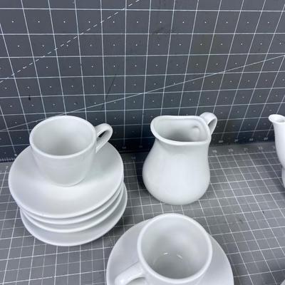 White Tea Pot with Espresso Cups 