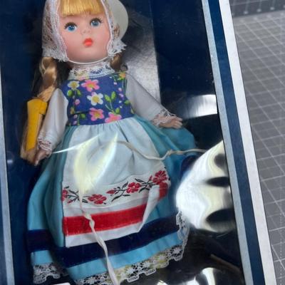 Vogue Doll Ginny From Far -away lands, Little Dutch Girl 