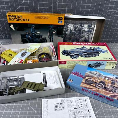 3 Vintage Model Kits 