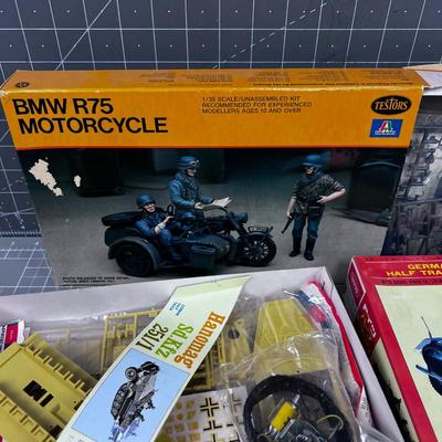 3 Vintage Model Kits 
