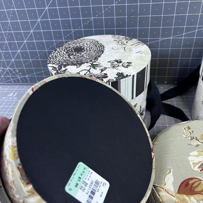 Nice Boxes; 2 sets with 2 patterns 