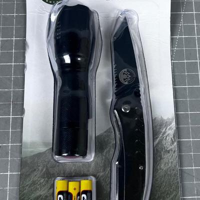 Outfitters Flashlight and Knife Set 