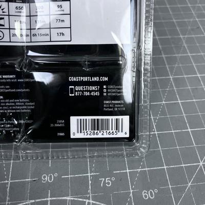 Coast Brand New Flash Light NEW in the Package 