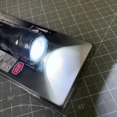 Coast Brand New Flash Light NEW in the Package 
