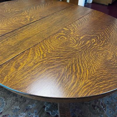 Antique OAK Dining Table w/Leaves