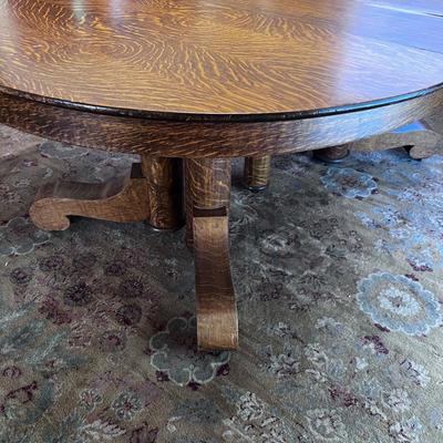 Antique OAK Dining Table w/Leaves