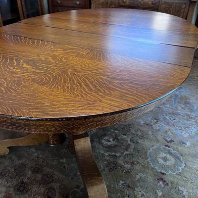 Antique OAK Dining Table w/Leaves