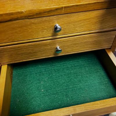 NICE OAK Wall Mount TOOL Box NICE!
