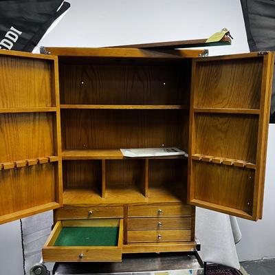 NICE OAK Wall Mount TOOL Box NICE!