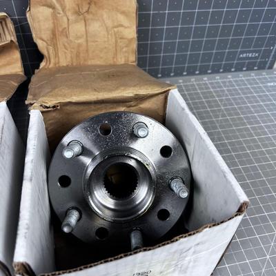 Pair of BMW or Mercedes Wheel Hubs