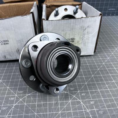 Pair of BMW or Mercedes Wheel Hubs