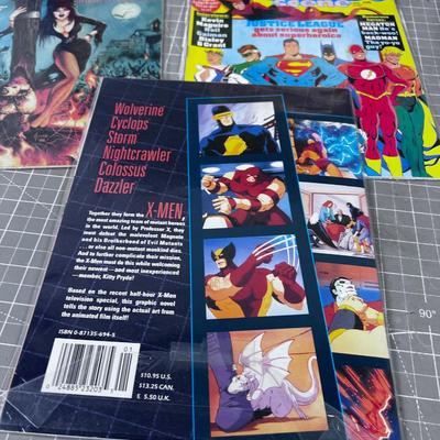 Mixed Lot of Graphic Novels and Large Format Comics