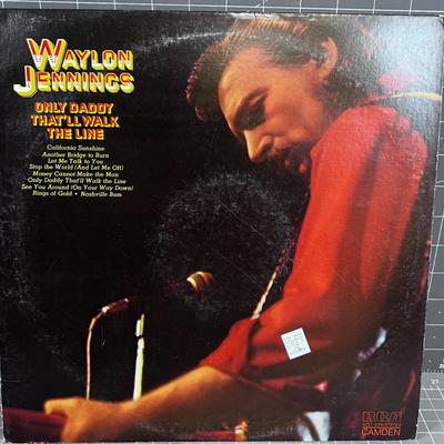 WAYLON JENNINGS "Only Daddy That'll Walk The Line" 