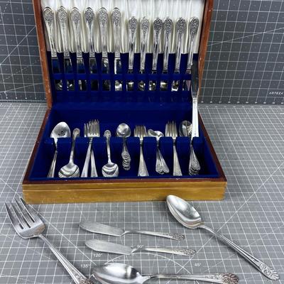ROGERS Silverware Set with Box, Service for 6 and Serving Ware