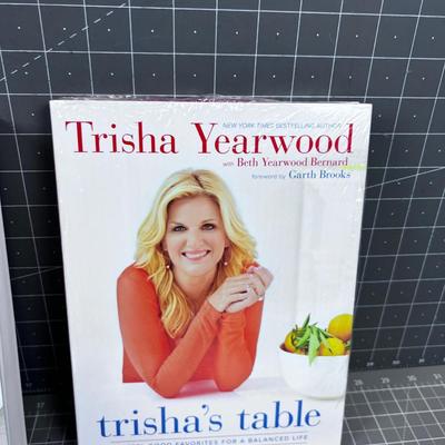 (4) Like New Cook Books NICE!~