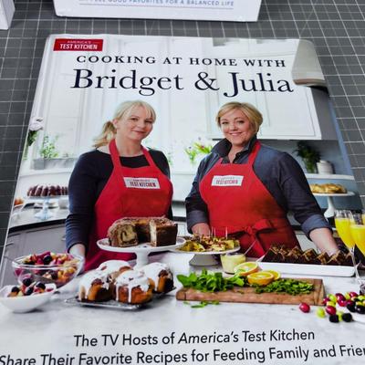 (4) Like New Cook Books NICE!~