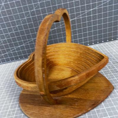 Folding Basket OAK Shaped like a Heart 