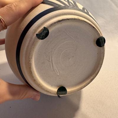 Blue and White Floral Pottery (K-DZ)