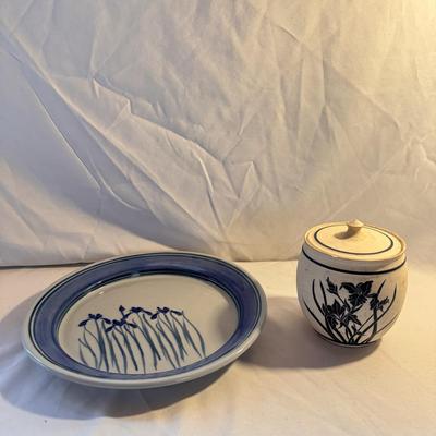 Blue and White Floral Pottery (K-DZ)