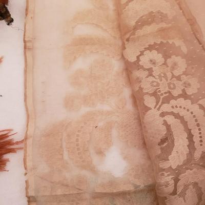 Antique-Style Plumes, Flowers and Shawl (GB-KD)