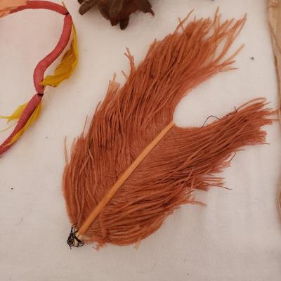 Antique-Style Plumes, Flowers and Shawl (GB-KD)