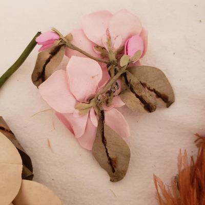 Antique-Style Plumes, Flowers and Shawl (GB-KD)