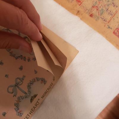 Vintage Gift Wrapping Paper (GB-KD)