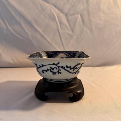 Porcelain Vase, Planters, and More (K-DZ)