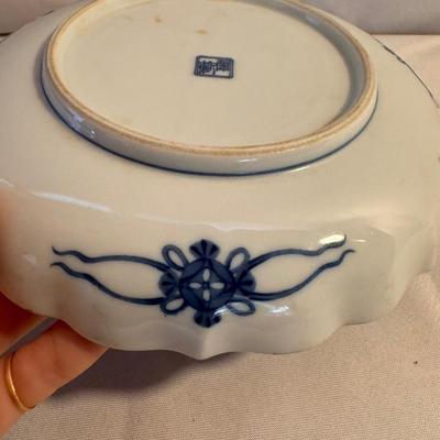 Porcelain Vase, Planters, and More (K-DZ)