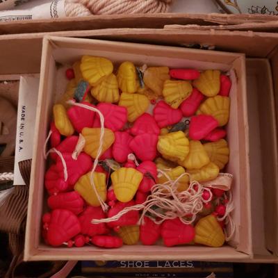 Antique Sewing and Knitting Supplies (GB-KD)