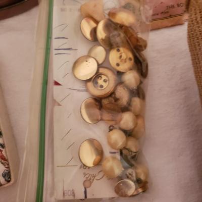 Antique Sewing and Knitting Supplies (GB-KD)