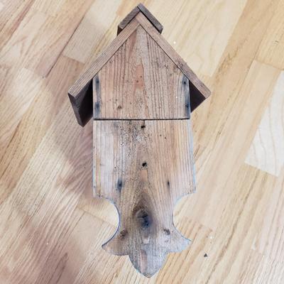 Wooden Birdhouse with Cowbells (DR-KD)
