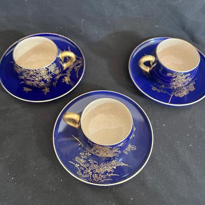 Blue Tea Cups and More Gilt Decor (DR-MK)