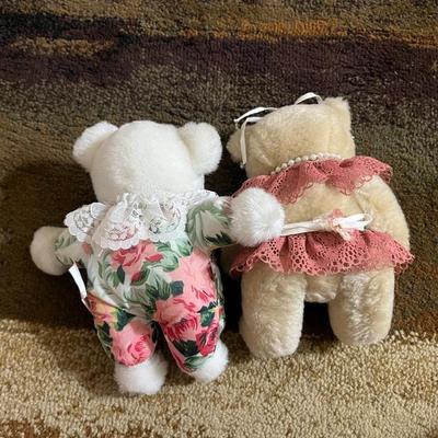 Two teddy bears