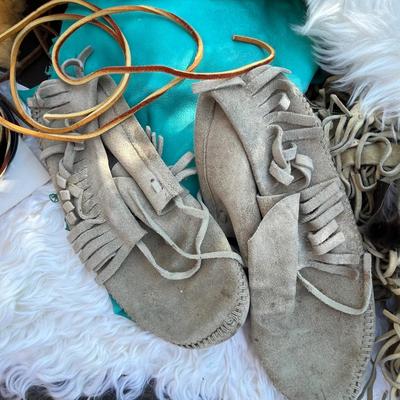 Lot 172 Leather & fur items