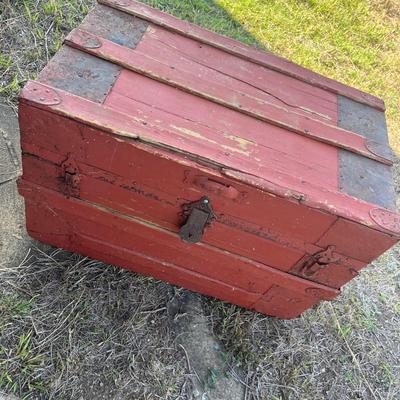 Lot 176 Small Red trunk