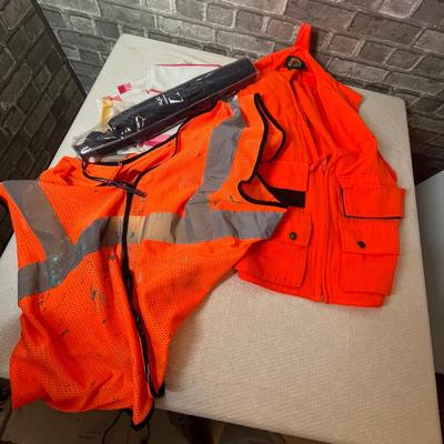 Lot 185 Hunter/ Safety vests