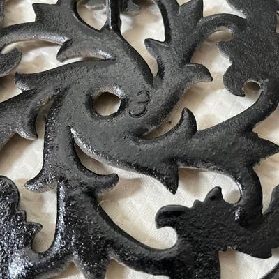 Lot 189 Cast Iron decor