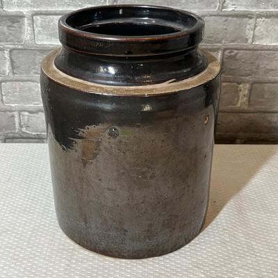 Lot 196 Brown glaze crock