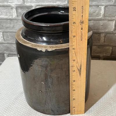 Lot 196 Brown glaze crock